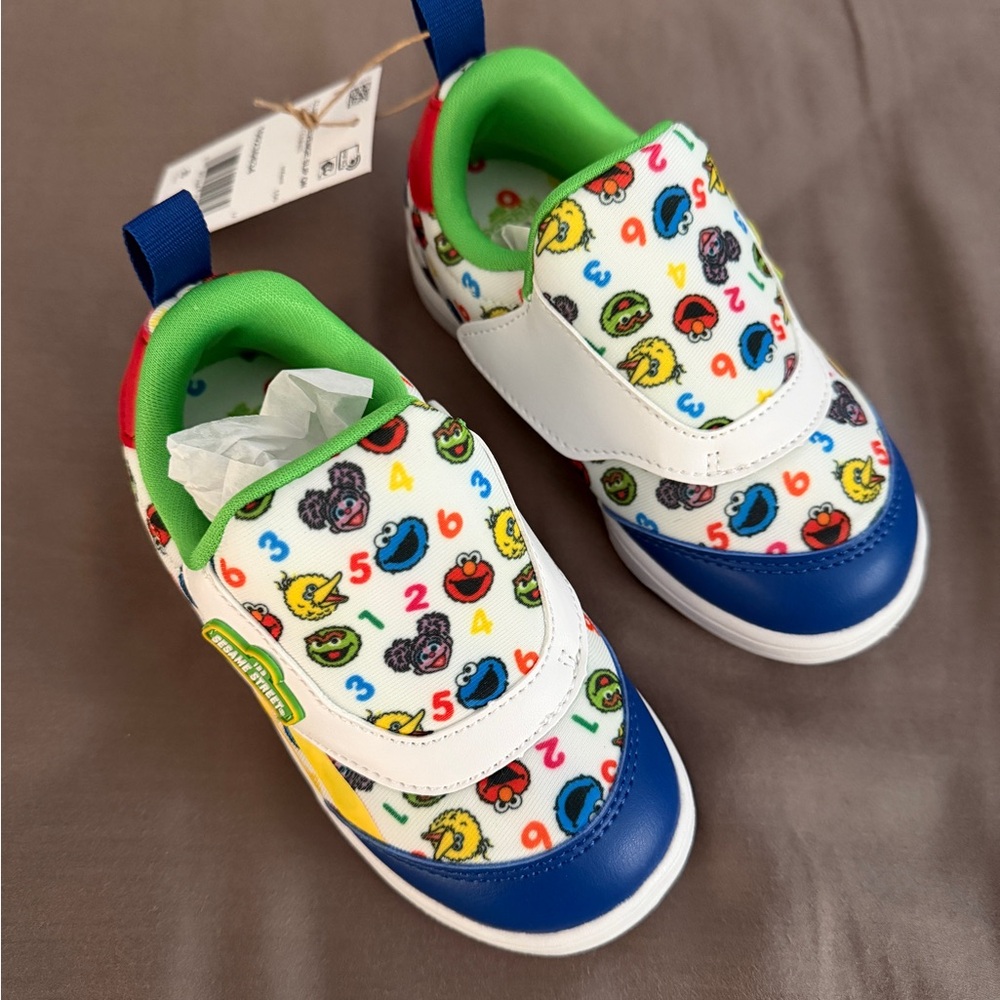 BNWT Reebok Sesame Street Kids Slip-On Sneakers